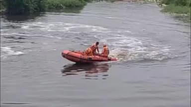 बुलंदशहर: 24 घंटे गुजर जाने के बाद भी नाले में गिरी 11 वर्षीय छात्रा का सुराग नहीं मिला, एनडीआरएफ की टीम तलाश में जुटी