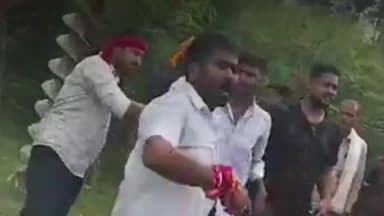 बेगूसराय: बेगूसराय में बुधवार सुबह 15 करोड़ की जमीन पर बाउंड्री को लेकर दो पक्षों में विवाद