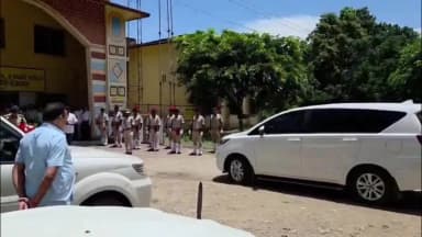 गोबिंदपुर राजनगर: राजनगर में कोल्हान आयुक्त ने विकास कार्यों की गहन समीक्षा की, अधिकारियों को समयबद्ध व पारदर्शी कार्य करने के निर्देश दिए