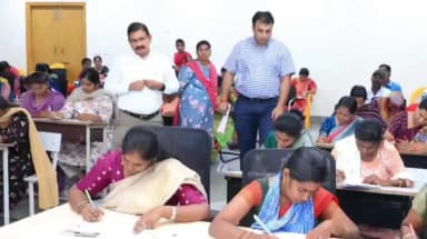 జనగాం: ఔట్సోర్సింగ్ కాంట్రాక్ట్ ఉద్యోగుల నియామకాల్లో పారదర్శకతకు ప్రత్యేక త్రైపాక్షిక ఒప్పందం తప్పనిసరి:కలెక్టర్ సందీప్ కుమార్
