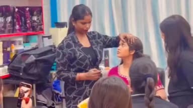 कोडरमा: मुंबई से कोडरमा के गांव में ब्याही सपना ने
छोटे से शहर में अपने सपने को दिया आकर,जिले की लड़कियों को बना रहीआत्मनिर्भर