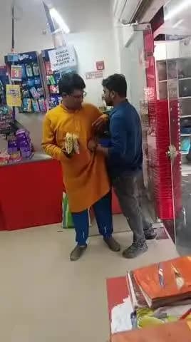 जयनगर: जयनगर रिलायंस मार्ट में तेल और घी चोरी करते पकड़ाया चोर ,इससे पहले भी चोरी कर हुआ था फरार ,कैमरे में कैद हुआ चोर