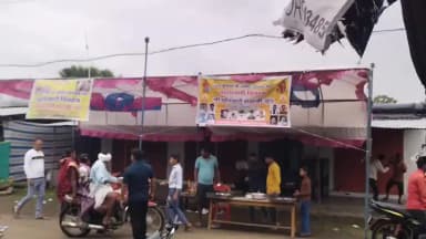 pandhana ke dongargao me maha prashadi vitar
