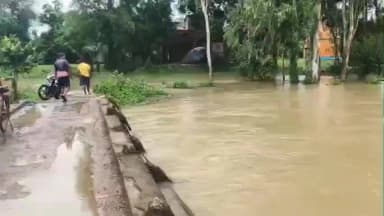 মোহনপুর: মোহনপুরে জলমগ্ন একাধিক এলাকা