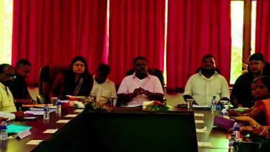 चक्रधरपुर: नगर परिषद बोर्ड की बैठक में सफाई व्यवस्था समेत कई अहम मुद्दों पर हुई चर्चा