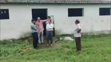 ଲଖନପୁର: ଗୋଶାଳା ପରିଦର୍ଶନ କଲେ ଜିଲ୍ଲାପାଳ