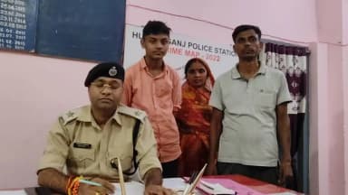 हंटरगंज: *एक साल बाद घर लौटा बेटा, हंटरगंज पुलिस ने मिलाया बिछड़ा परिवार,परिजनों ने जताया आभार*
*विकास कुमार यादव*