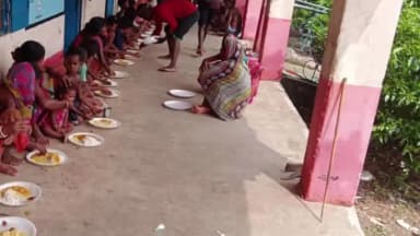ବାରିପଦା ସଦର: ଯଡିଦା ଉଚ୍ଚ ପ୍ରାଥମିକ ବିଦ୍ୟାଳୟରେ ଅସ୍ଥାୟୀ ଆଶ୍ରୟସ୍ଥଳୀରେ ବନ୍ୟା ପ୍ରଭାବିତ ଜନସାଧାରଣଙ୍କୁ ପ୍ରଶାସନ ପକ୍ଷରୁ ରନ୍ଧା ଖାଦ୍ୟ ବଣ୍ଟନ