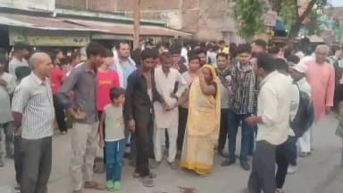 महोबा: कबरई में कोचिंग से लौट रहे इंटर छात्र को तेज रफ्तार डंपर ने कुचला, मौके पर हुई दर्दनाक मौत, साथी बाल-बाल बचा