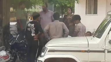 मुरैना नगर: जिम चौराहे पर बाइक टच होने पर युवक को कार में अगवा कर पीटा, जान से मारने की धमकी; 4 पर FIR