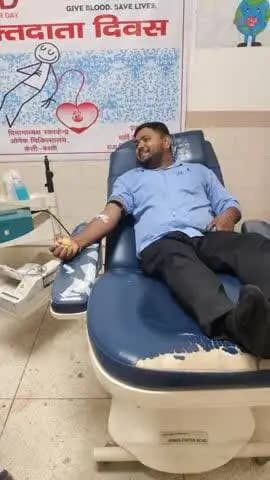रुधौली विधानसभा क्षेत्र के एक अति जरूरतमंद परिवार को मेरे निवेदन पर कप्तानगंज (पिनेसर) निवासी प्रिय छोटे भाई श्री राहुल यादव द्वारा रक्तदान किया गया ll
#रक्तदान_महादान
