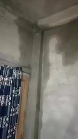 इसी साल बना हुआ मकान, पुरा टपक रहा है, क्योकि मेरे मकान के पीछे श्री राम मन्नासे ने मेरी 2 फिट की जगह कब्जा की है