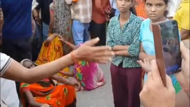 मिर्ज़ापुर: विंध्याचल थाना क्षेत्र में घर के बाहर सो रहे बाप-बेटे की सीमेंट लदे कंटेनर के घर में घुसने से हुई मौत