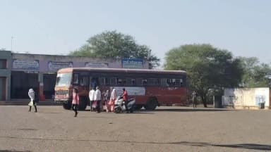 तुमसर: भरधाव मोटारसायकलने एसटी बसला दिली धडक; करडी पोलीस ठाण्यात गुन्हा दाखल