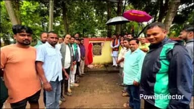 ନବରଙ୍ଗପୁର ପୋଲିସ ଷ୍ଟେସନ: ଭାଲୁଗୁଡାରେ ମନ୍ଦିର ପାଚେରୀ ନିର୍ମାଣ ଭିତ୍ତି ପ୍ରସ୍ତର କାର୍ଯ୍ୟକ୍ରମରେ ଯୋଗଦେଲେ ମନ୍ତ୍ରୀ