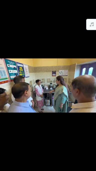 🏥 औरंगाबाद को मिला पहला शहरी आयुष्मान आरोग्य मंदिर!
अब शहरी क्षेत्र के नागरिकों को घर के निकट ही मिलेगी निःशुल्क एवं गुणवत्तापूर्ण प्राथमिक स्वास्थ्य सेवाएं। जिला पदाधिकारी श्रीमती अभिलाषा शर्मा ने कुशवाहा नगर में जिले के प्रथम शहरी आयुष्मान आरोग्य मंदिर का शुभारंभ किया।
💊 ओपीडी | 🤰 प्रसव पूर्व जांच | 💉 टीकाकरण | 🩺 रोगों की स्क्रीनिंग | 💚 निःशुल्क दवा वितरण
स्वस्थ शहर • सशक्त नागरिक • बेहतर स्वास्थ्य सेवाओं की ओर एक और महत्वपूर्ण कदम।
#Aurangabad #AyushmanArogyaMandir #NationalUrbanHealthMission #Healthcare #Bihar #स्वस्थबिहार #जनस्वास्थ्य
Bihar Health Department Information & Public Relations Department, Government of Bihar