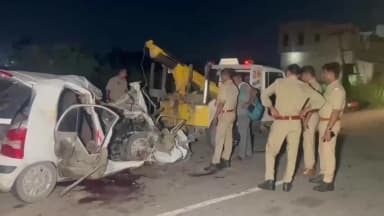 बड़ौत: मुरथल से पार्टी कर लौट रहे 2 युवकों की मौत, 4 गंभीर घायल, ट्यौढी के पास पिकअप और कार की भिड़ंत में कार के उड़े परखच्चे