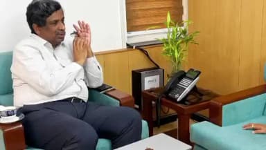 धालभूमगढ़: कोल्हान की सड़क परियोजनाओं को लेकर केंद्रीय सचिव से मिले सांसद