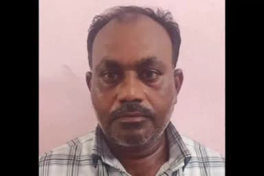 ಯಾದಗಿರಿ: 20 ಸಾವಿರ ಲಂಚಕ್ಕೆ ಕೈಚಾಚಿದ ನಗರದ ಡಿಎಚ್ಒ ಕಚೇರಿ ಸಿಬ್ಬಂದಿ ಲೋಕಾಯುಕ್ತ ಬಲೆಗೆ