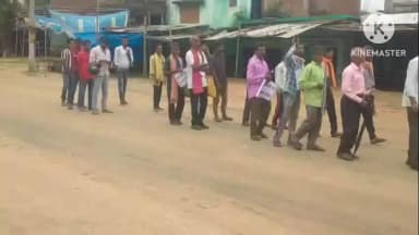 बानो: बानो में लापता अंजना और सरिता की बरामदगी की मांग, बिरसा मुंडा चौक पर रौतिया समाज का धरना प्रदर्शन