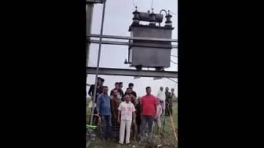चौपारण: परसावा गांव में नए ट्रांसफार्मर का उद्घाटन, ग्रामीणों में खुशी की लहर