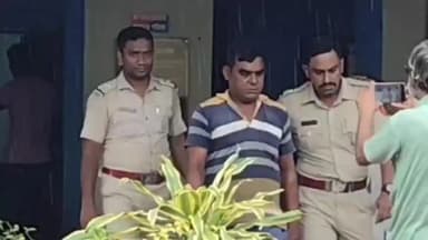 চাকদা: স্ত্রীকে কুপিয়ে থানায় আত্মসমর্পণ করল স্বামী তদন্তে চাকদহ থানার পুলিশ