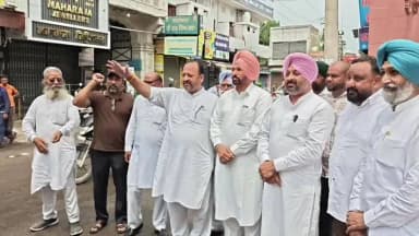 ਬਰਨਾਲਾ: ਸਫਾਈ ਸੇਵਕਾਂ ਦੇ ਬੰਦ ਦਾ ਅੱਜ ਕਾਂਗਰਸ ਪਾਰਟੀ ਵੱਲੋਂ ਵੀ ਕੀਤਾ ਗਿਆ ਸਮਰਥਨ ਹਲਕਾ ਵਿਧਾਇਕ ਵੀ ਆਏ ਸਫਾਈ ਸੇਵਕਾਂ ਦੇ ਹੱਕ ਚ ਬੰਦ ਦੌਰਾਨ