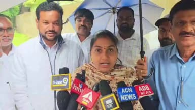 అదిలాబాద్ అర్బన్: ఆదిలాబాద్లో కురుస్తున్న భారీ వర్షాలు నేపథ్యంలో ముంపు ప్రాంతాలలో పర్యటించినఆదిలాబాద్ మున్సిపల్ ఛైర్పర్సన్ అనూష