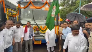 కరీంనగర్: కరీంనగర్ లో సిటీ ఎక్స్ ప్రెస్ బస్సులను ప్రారంభించిన మంత్రి పొన్నం ప్రభాకర్