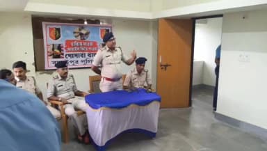 গোসাবা: গোসাবা থানা এলাকায় হারিয়ে যাওয়া এমন ২৩টি মোবাইল উদ্ধার করে প্রকৃত মালিকের হাতে তুলে দেওয়া হলো