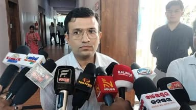 ବାଲେଶ୍ବର ସଦର: ପଦ୍ମାବତୀ ପାର୍କ ଠାରେ ବାଲେଶ୍ଵର ଜିଲ୍ଲାପାଳ ସୂର୍ଯ୍ୟବଂଶୀ ମୟୂର ବିକାଶ ବନ୍ୟା ମୁକାବିଲା ସଂପର୍କରେ ରଖିଲେ ପ୍ରତିକ୍ରିୟା