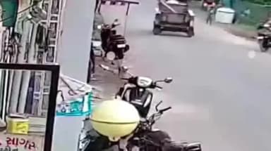 ઉના: ઉના નજીક વણાકબારામા સાયકલ પરથી અચાનક પડી જતા 17 વર્ષ ના વિધાર્થીનુ મોત નીપજયુ સીસીટીવી ફૂટેજ આવ્યા સામે