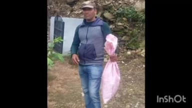 बेतालघाट: स्कूल खुलते ही निकला सांप, वन विभाग ने किया सुरक्षित रेस्क्यू