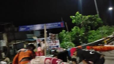 नगर निगम की लापरवाही सड़क किनारे अवैध अतिक्रमण#nigam#haridwar#viral#kawad