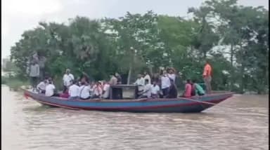 ବିଞ୍ଝାରପୁର: ଇଚ୍ଛାପୁର ଗାଁକୁ ରାଜ୍ୟ ସମବାୟ ମନ୍ତ୍ରୀଙ୍କ ଗସ୍ତ,ବନ୍ୟା ପାଣିରେ ପୀଡ଼ିତ ଲୋକଙ୍କ ଦୁଃଖ ବୁଝିଲେ ମନ୍ତ୍ରୀ, ଶୁଖିଲା ଖାଦ୍ୟ କଲେ ବଣ୍ଟନ
