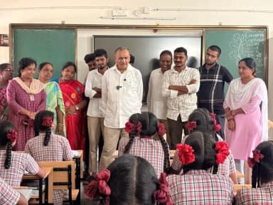 వరంగల్: వరంగల్ మైనారిటీ, కేజీబీవీ పాఠశాలల్లో సమస్యలపై మాజీ ఎమ్మెల్యే గండ్ర సర్వే