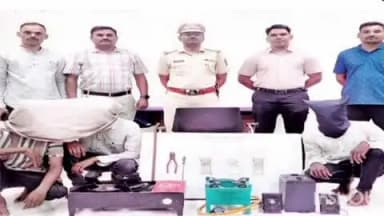 उमरखेड: घरफोडीचा पर्दाफाश करून ढाणकी रोडवरील गावंडे महाविद्यालय परिसरातून तिघांना घेतले ताब्यात,उमरखेड डीबी पथकाची कारवाई