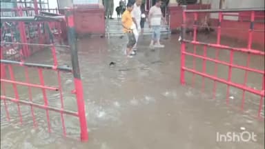 ઠાસરા: ખેડા જિલ્લામાં વરસાદની શરૂઆત, ડાકોર સહિત ગ્રામ્ય વિસ્તારોમાં ધોધમાર વરસાદ; મંદિર બહાર પાણી ભરાયા...