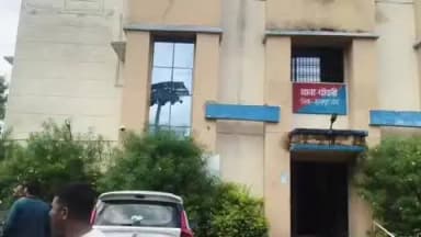 बिहारपुर: सूरजपुर जिले के चांदनी थाना परिसर में प्रेमी के फरार होने से नाराज युवती ने मचाया हड़कंप