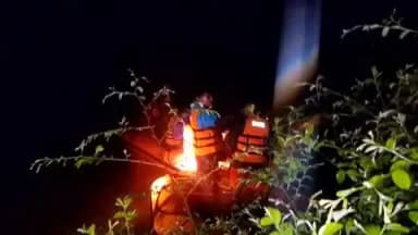 वर्धा: वर्धा जिल्ह्यात पुराच्या पाण्यात वाहून गेलेल्या इसमास सुखरूप बाहेर काढले