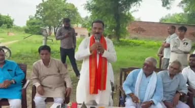 इटवा: पूर्व मंत्री डॉ. सतीश द्विवेदी का जन्म संपर्क अभियान तेज, क्षेत्र में भ्रमण कर विकास कार्यों पर की चर्चा