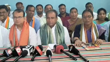 అసిఫాబాద్: ఎస్ఐఆర్ ప్రక్రియకు క్షేత్రస్థాయిలో కృషి: డీసీసీ ఆత్రం సుగుణ