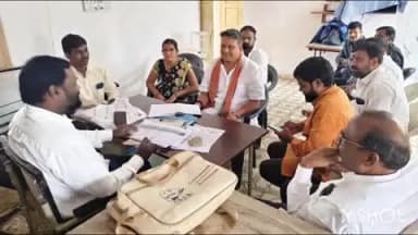 పరిగి: పరిగి మండల పరిధిలోని పలు గ్రామాలలో ఎస్ ఐ ఆర్ ప్రక్రియను పరిశీలించిన పరిగి అసెంబ్లీ బిజెపి ఇన్చార్జ్ మారుతి కిరణ్