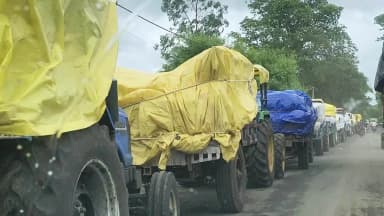 मूंग खरीदी की तिथि बढ़ी, केंद्रों पर उमड़ी किसानों की भीड़
गोटेगांव में घंटों तक लगा जाम, ट्रैक्टर-ट्रॉलियों की लंबी कतारों से यातायात प्रभावित
#facebookreelsviral #reelsviralシ #explorepage #facebookpost #ellora #khati #kishan