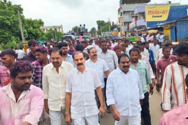 వర్ధన్నపేట: నర్సంపేట మాజీ ఎమ్మెల్యే పెద్ది సుదర్శన్ అకాల మరణంపై అరూరి రమేష్ తీవ్ర దిగ్భ్రాంతి