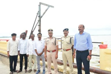 గద్వాల్: గద్వాలలో జూరాల ప్రాజెక్ట్లో 24 గేట్లు ఎత్తి భారీ వరద నీరు విడుదల