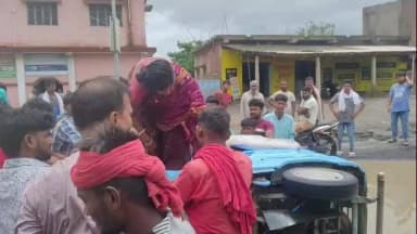 साहिबगंज: साहिबगंज में NH-80 की बदहाली पर ग्रामीणों का फूटा गुस्सा, ट्रैक्टर हादसे के बाद घंटों सड़क जाम