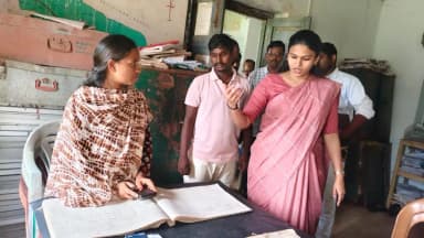 పార్వతీపురం: పార్వతీపురం మక్కువ కార్యాలయంలో రెవెన్యూ రికార్డుల డిజిటలైజేషన్ వేగవంతం