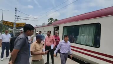 मनिहारी: मनिहारी स्टेशन के उन्नयन में सुस्ती पर डीआरएम सख्त, अतिक्रमण हटाने के दिए निर्देश