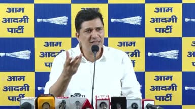 नजफगढ़: आप नेता सौरभ भारद्वाज ने पूर्व पार्षद ताहिर हुसैन को उम्रकैद की सज़ा मिलने पर प्रेस वार्ता की